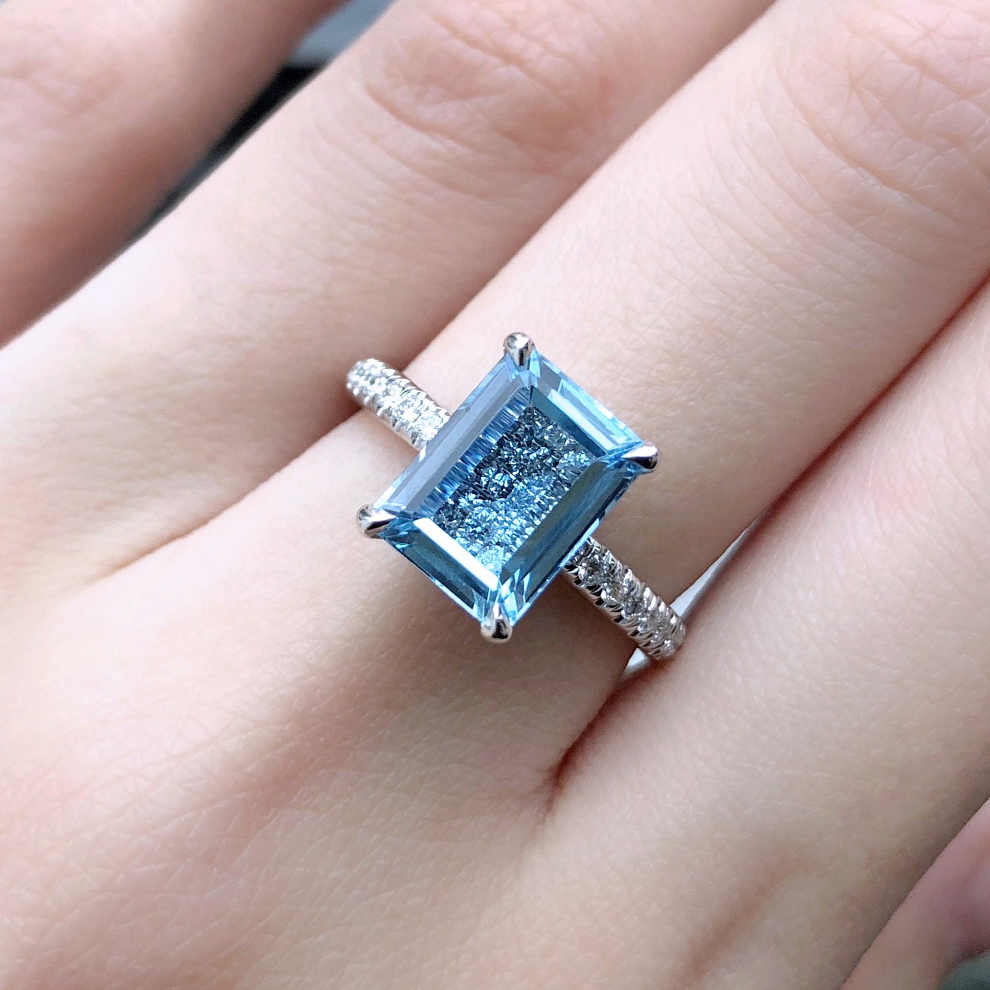 18K White Gold Emerald Cut Aquamarine Diamond Ring